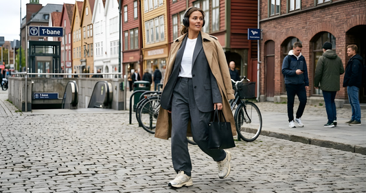 Cobblestone Couture: Waarom we naaldhakken hebben ingeruild voor sneakers