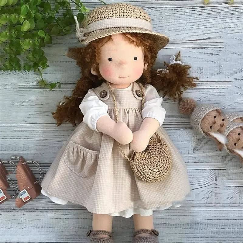 AMORELLA – Handgemaakte Waldorf Pop met Accessoires
