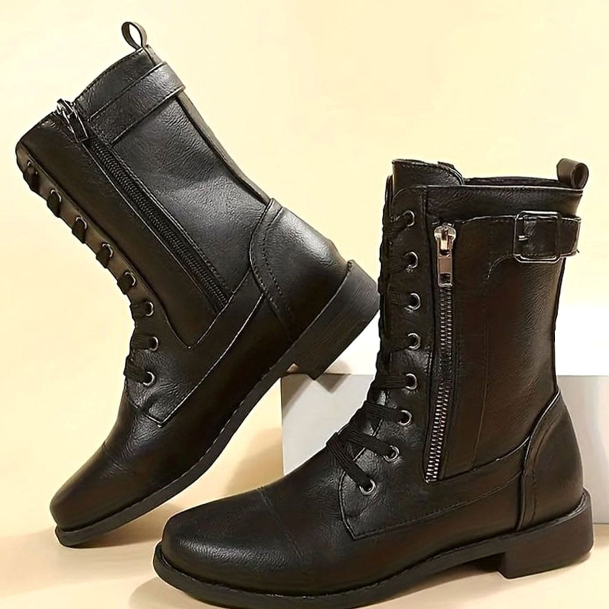 Dames veterboots van imitatieleer met zijrits