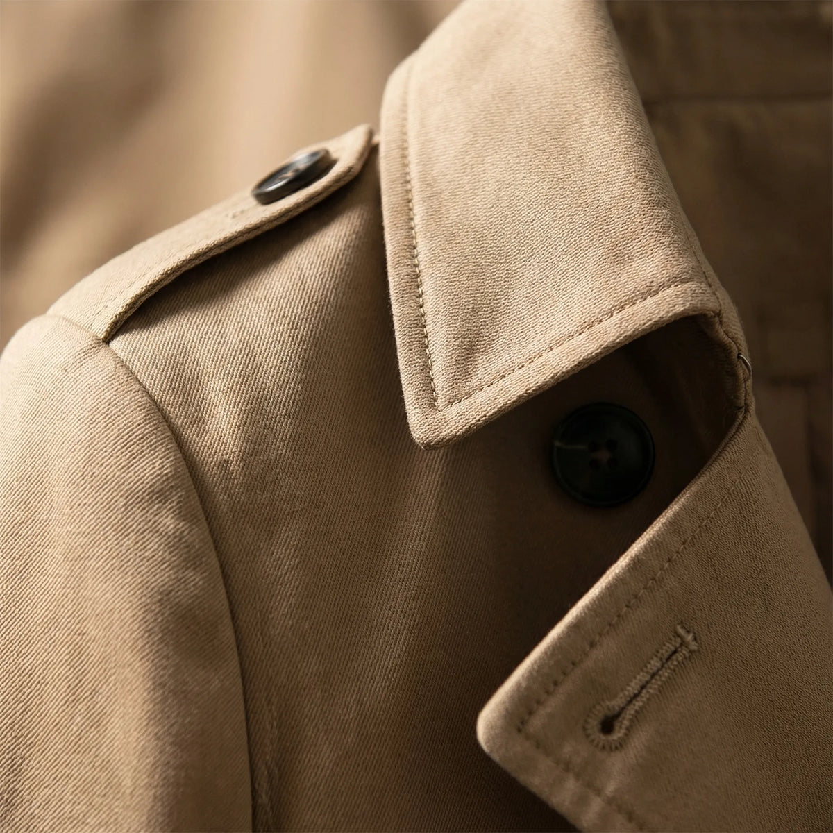 Double-breasted trenchcoat voor dames met ceintuur