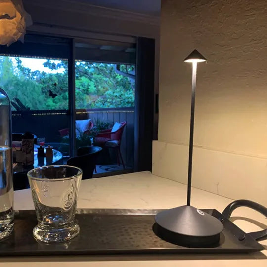 Draadloze LED Tafellamp – Flexibel en Duurzaam