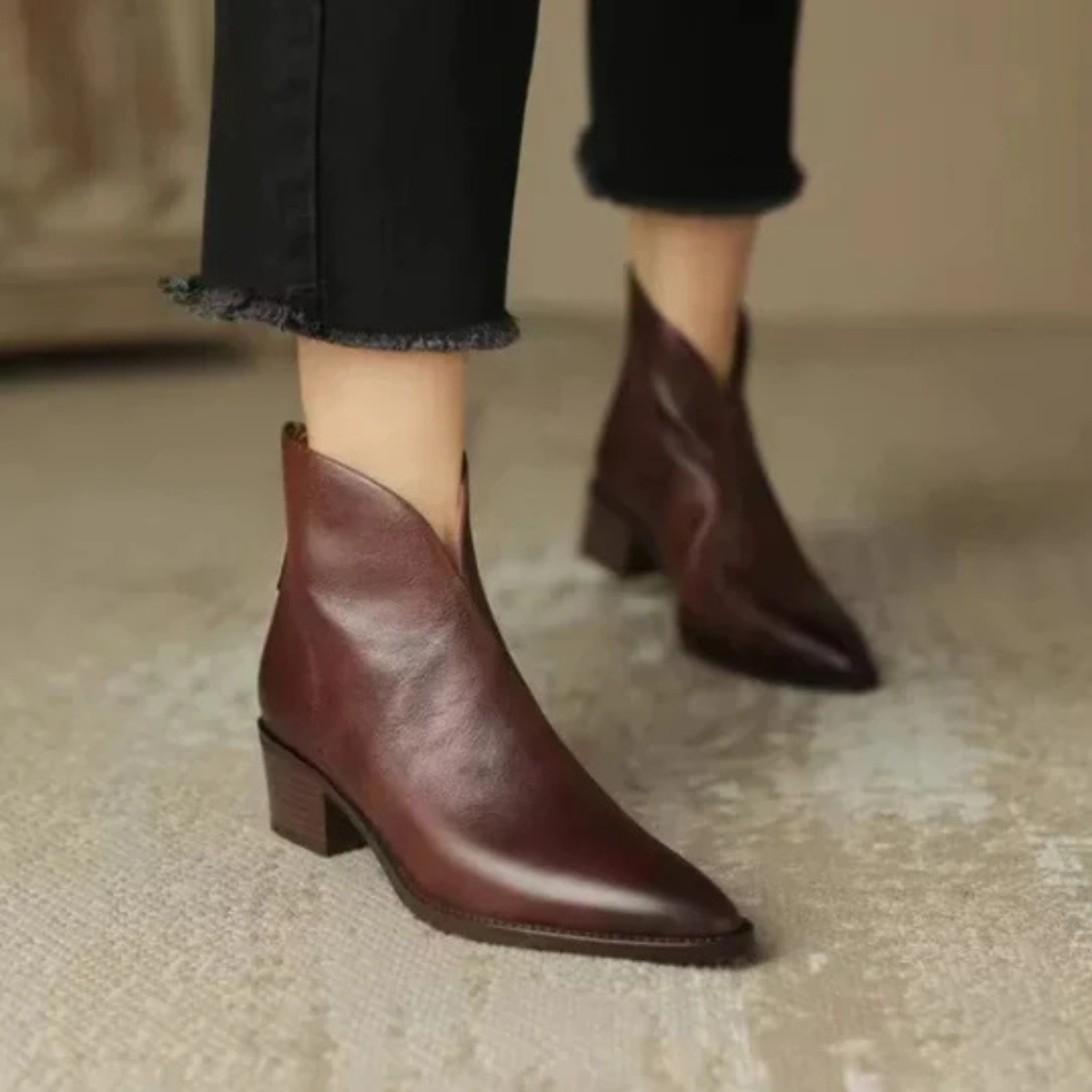 Elegante enkellaarsjes met ritssluiting aan de achterkant