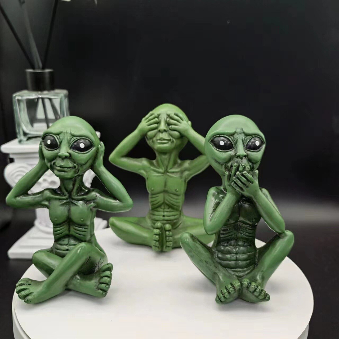 Emeja | Alien Standbeeld van Hars voor Tuin & Buiten