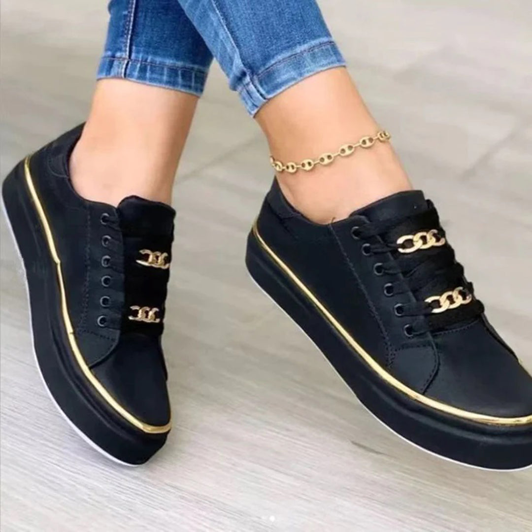 Emeja | Dames Sneakers met Gouden Ketting Detail