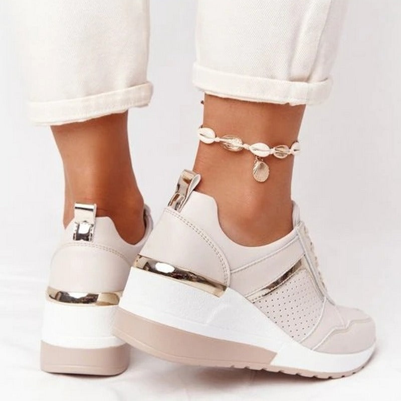 Emeja | Dames Wedge Sneakers met Metallic Accenten