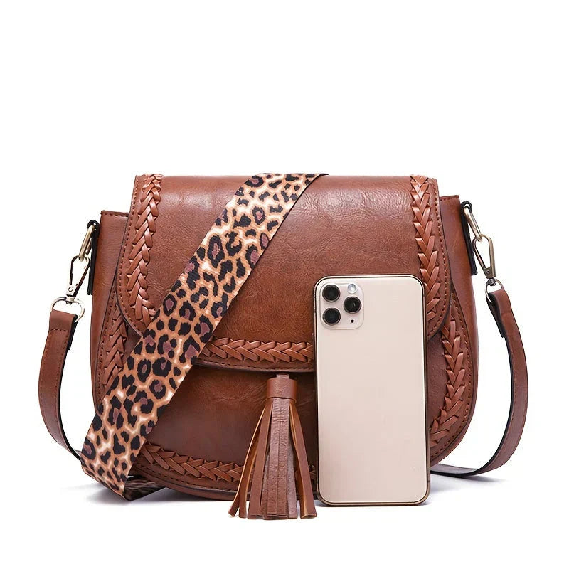 Emeja | Dames Zadel Crossbody Tas met Kwastje Detail