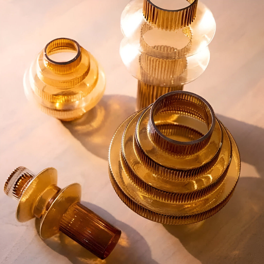 Emeja | Elegante Amber Glazen Vaasje - Hedendaags Decoratief Stuk voor Stijlvolle Woonruimtes