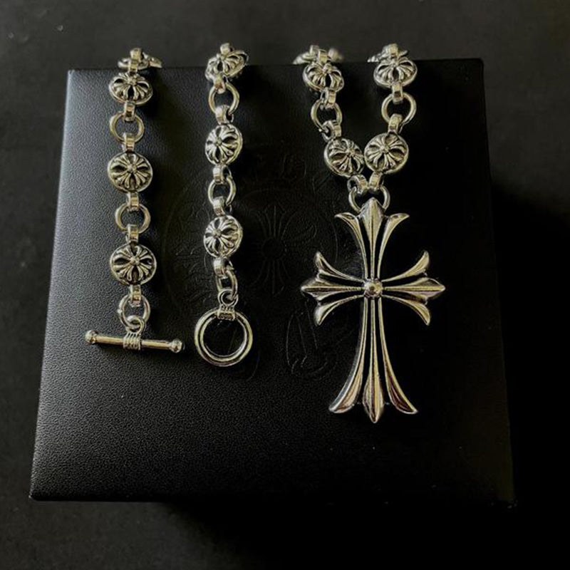 Emeja | Gotische Kruis Hanger Ketting