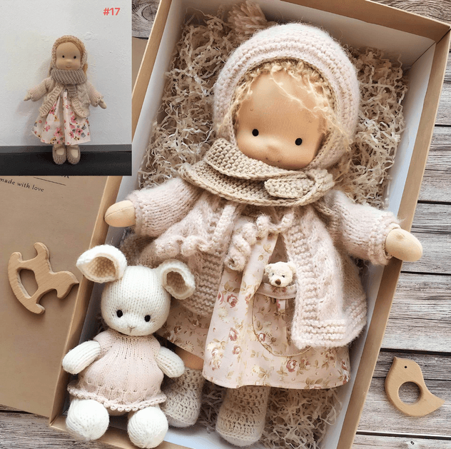 Emeja | Handgemaakte Waldorf Pop "Poppi" | 35cm | Biokatoen & Hypoallergene Textielen | Educatief Speelgoed | Zintuiglijke Stimulatie