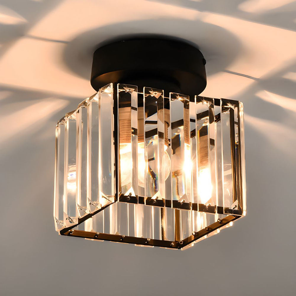 Emeja | Kristallen Plafondlamp – Messing Bevestiging & Compact Ontwerp