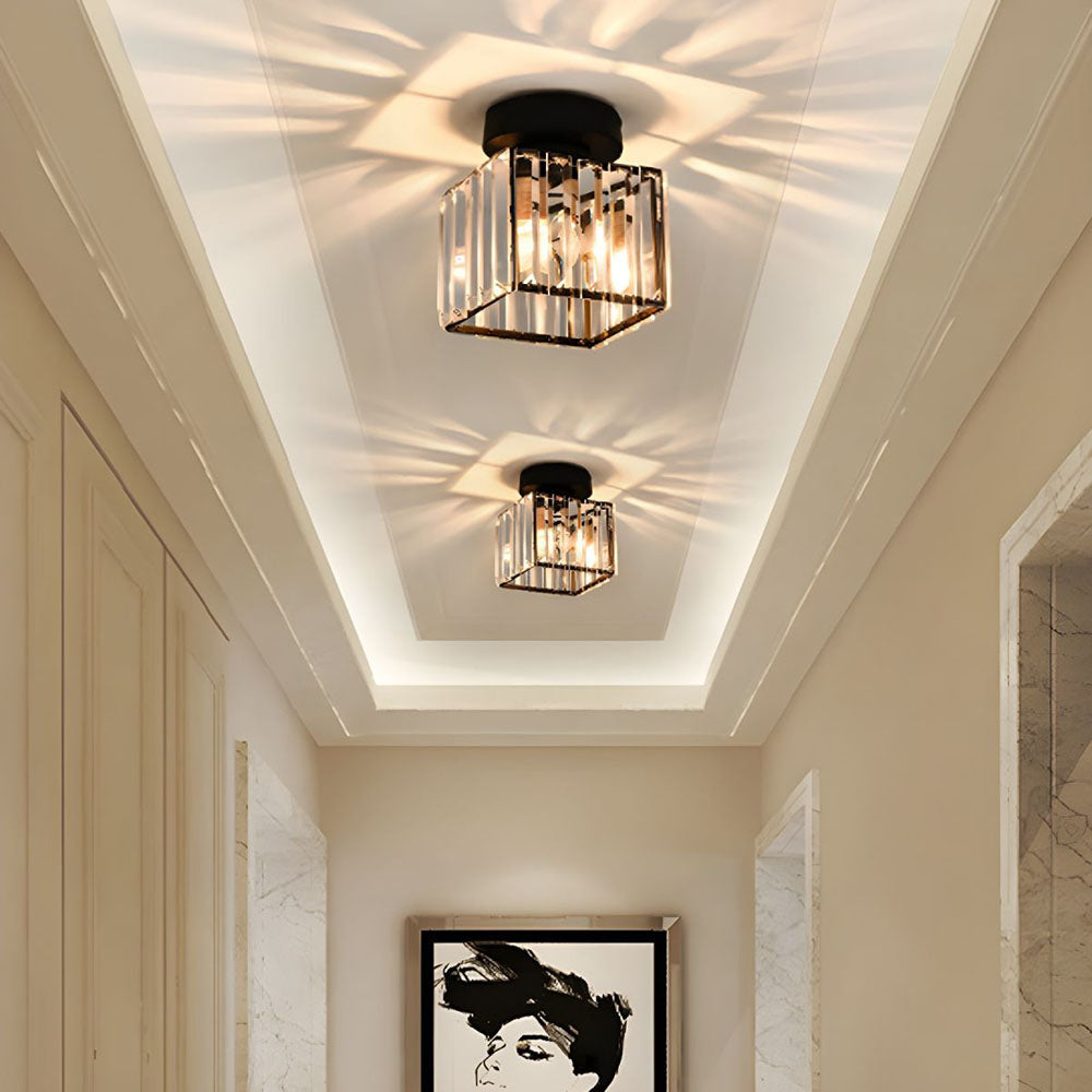 Emeja | Kristallen Plafondlamp – Messing Bevestiging & Compact Ontwerp