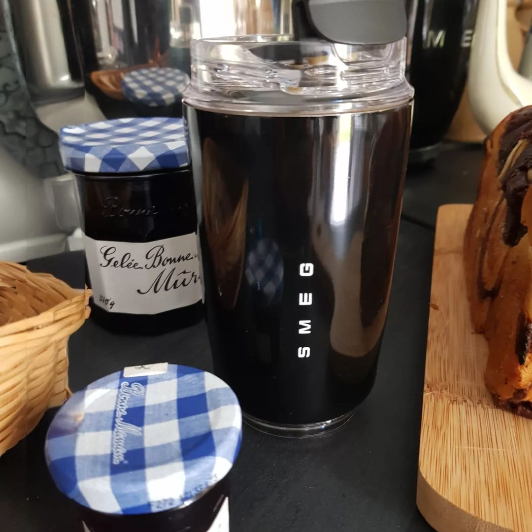Emeja | Thermosbeker 500ml | Elegant, Duurzaam en Geïsoleerd | Roestvrij staal