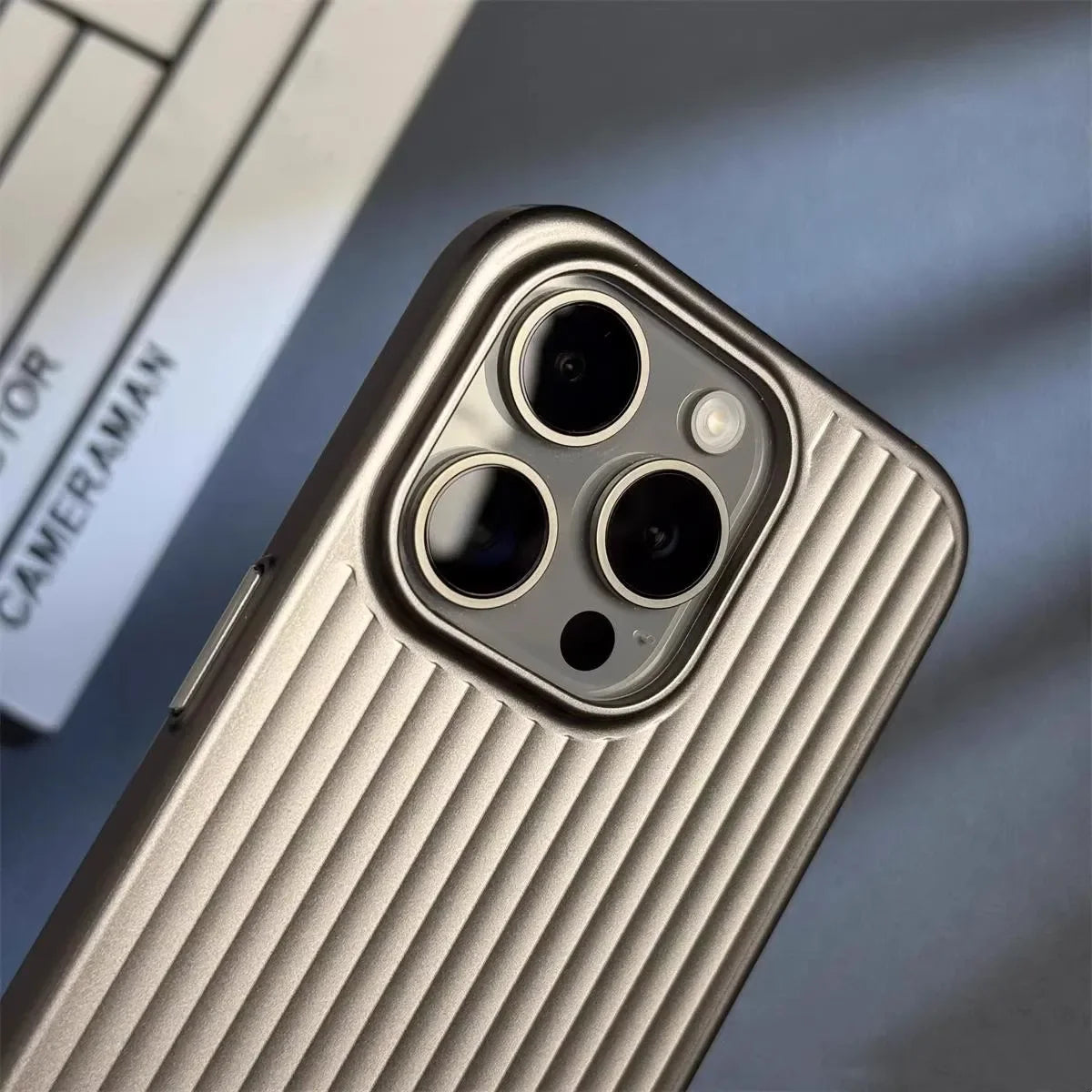 Emeja | Titanium Shield Pro iPhone Hoes