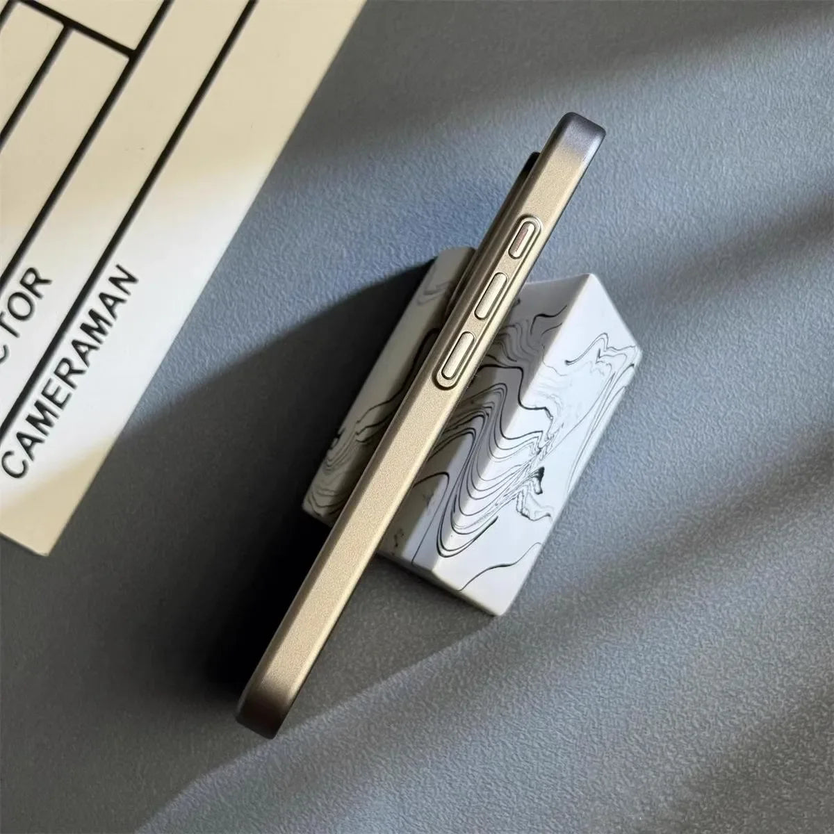Emeja | Titanium Shield Pro iPhone Hoes