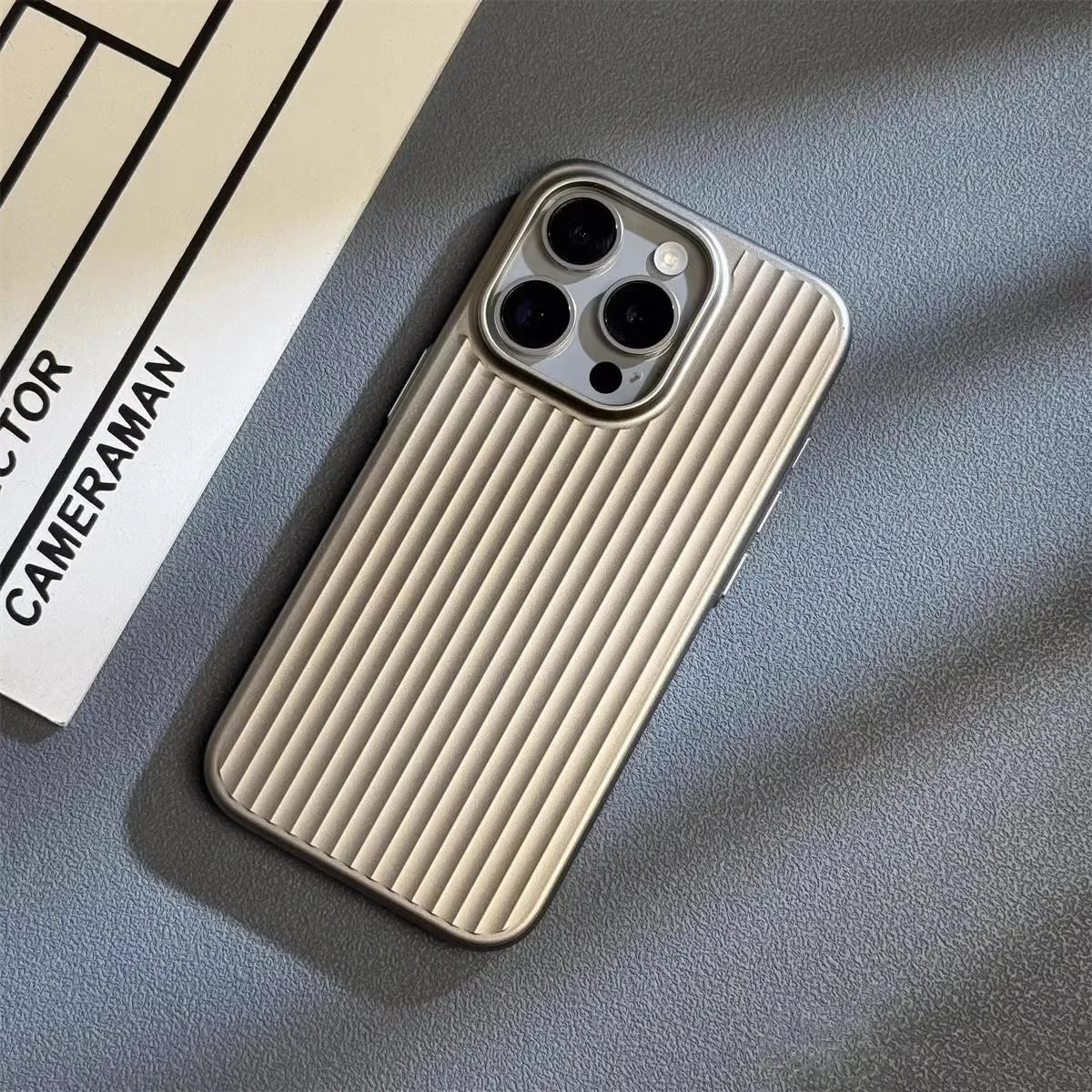 Emeja | Titanium Shield Pro iPhone Hoes