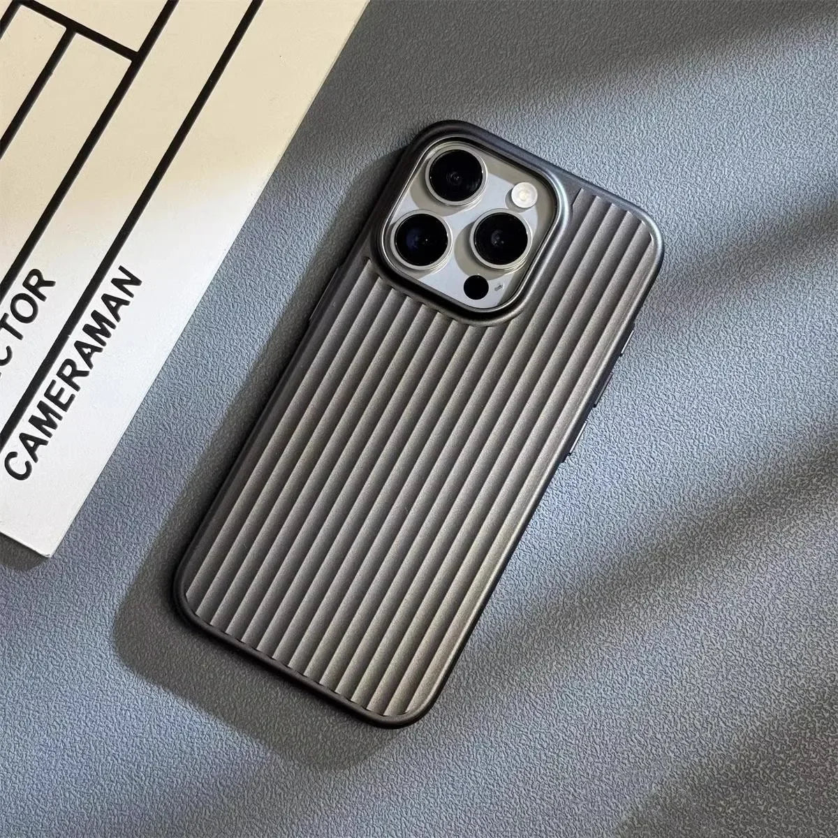 Emeja | Titanium Shield Pro iPhone Hoes