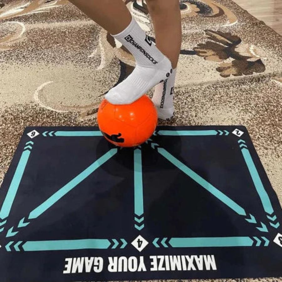 Emeja | Voetbal Pro Trainingsmat | Antislip, 2x2m Ruimte voor Vaardigheidsverbetering en Thuistraining