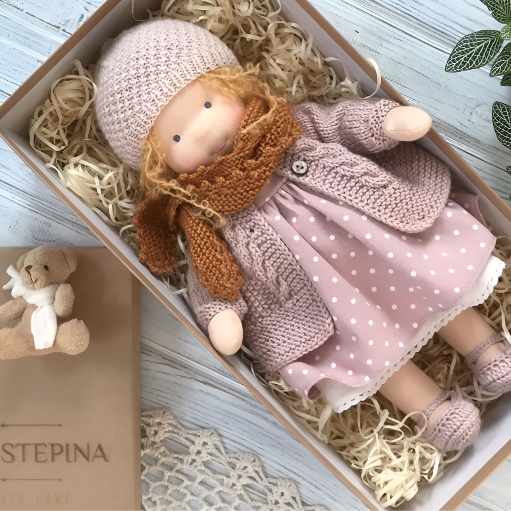 Emeja | Waldorf Stoffenpop met Textuur Breisels
