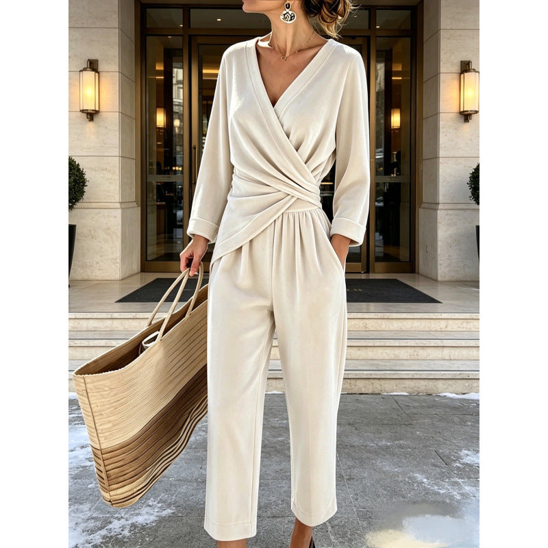 Fluwelen damesjumpsuit met wikkelbovenstuk, getailleerde drapering en wijde enkellange pijpen