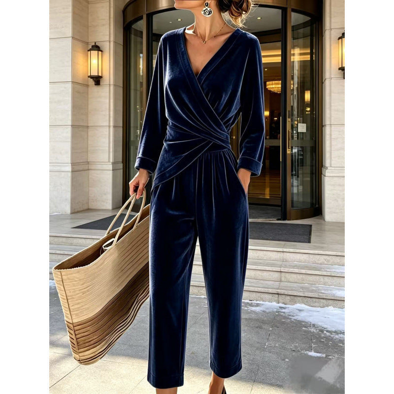 Fluwelen damesjumpsuit met wikkelbovenstuk, getailleerde drapering en wijde enkellange pijpen