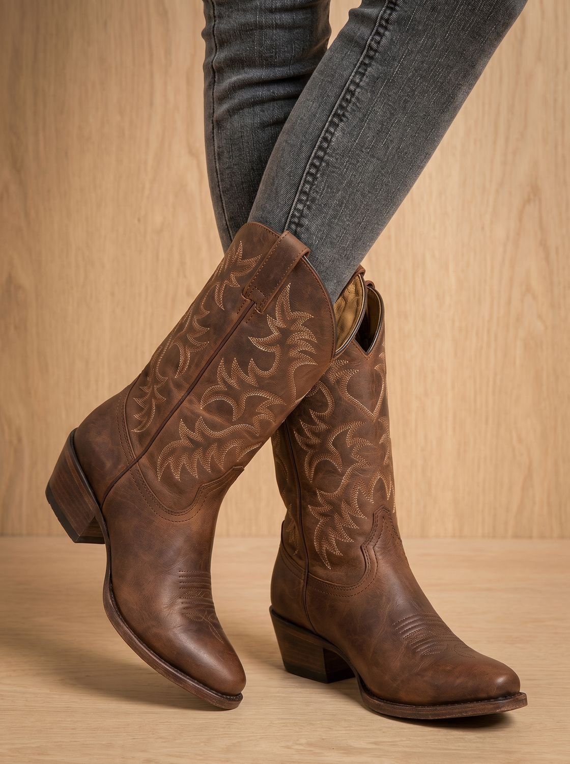 Geborduurde halfhoge cowboylaarzen met blokhak voor dames