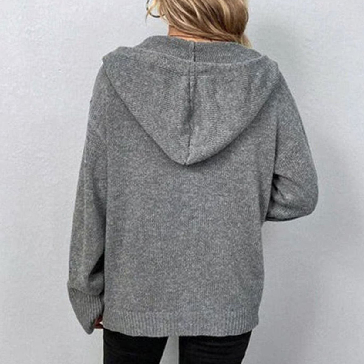 Gebreid damesvest met capuchon, knopen en lange mouwen - Relaxed fit