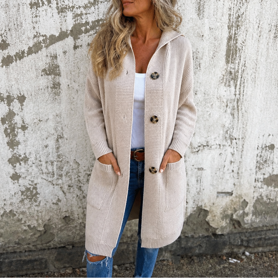 Gebreid vest met capuchon en knoopsluiting