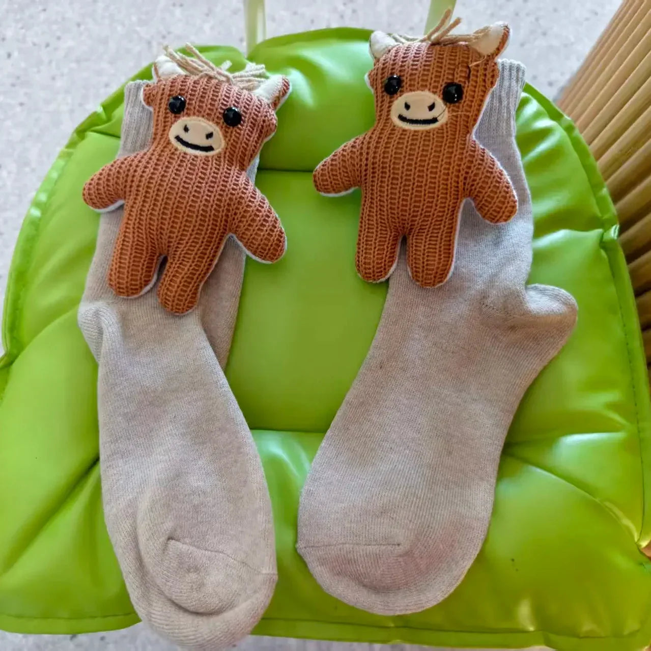 HUGFOOT – Gezellige Huissokken met Schattige 3D Dieraccent en Veilige Antislip Zool