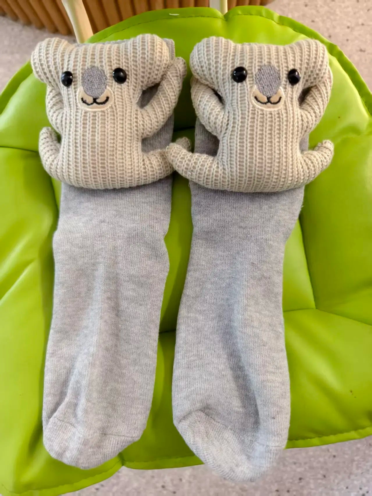 HUGFOOT – Gezellige Huissokken met Schattige 3D Dieraccent en Veilige Antislip Zool