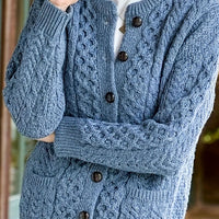 Kabelgebreid relaxed vest met knoopsluiting voor dames