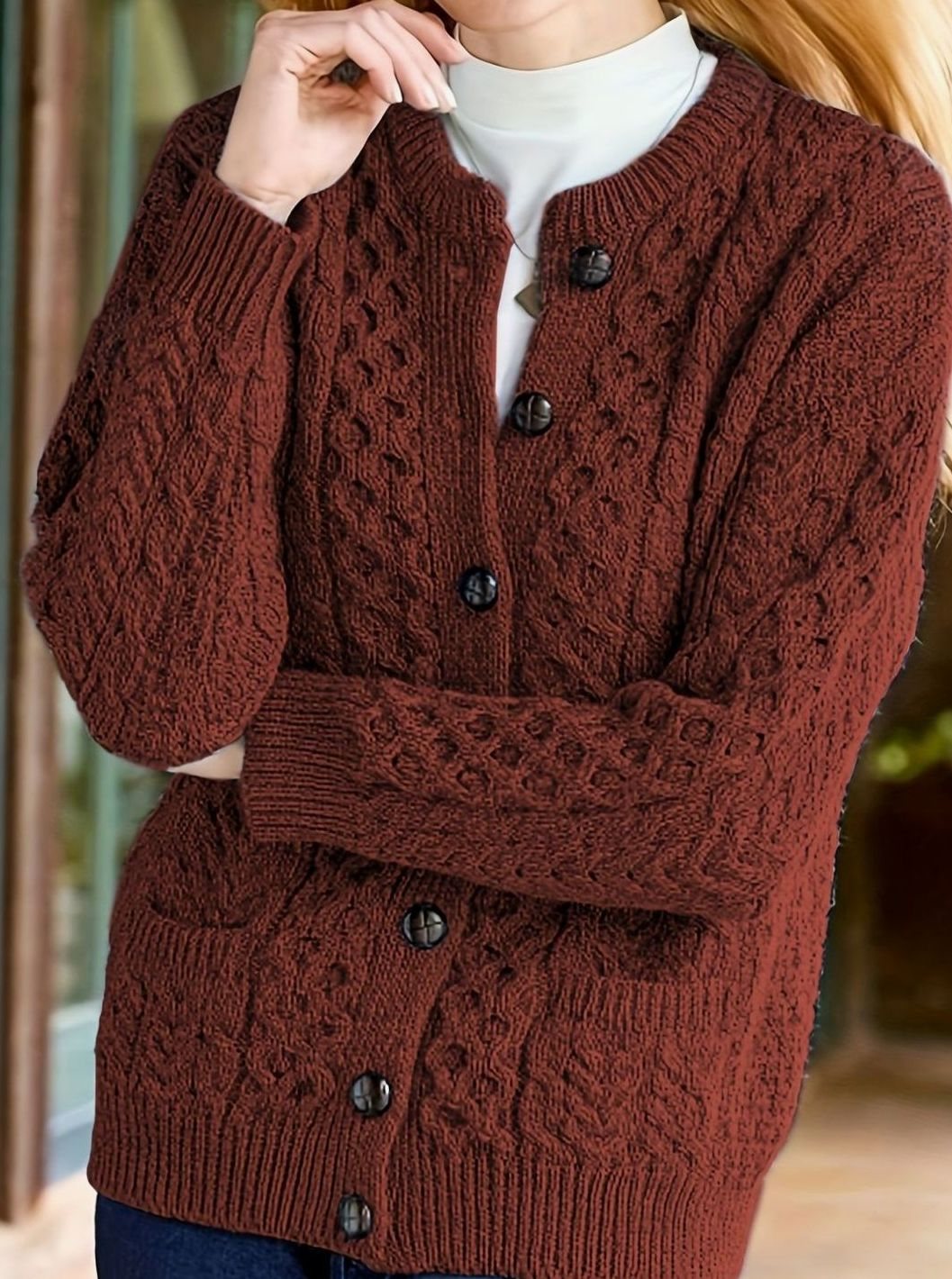 Kabelgebreid relaxed vest met knoopsluiting voor dames