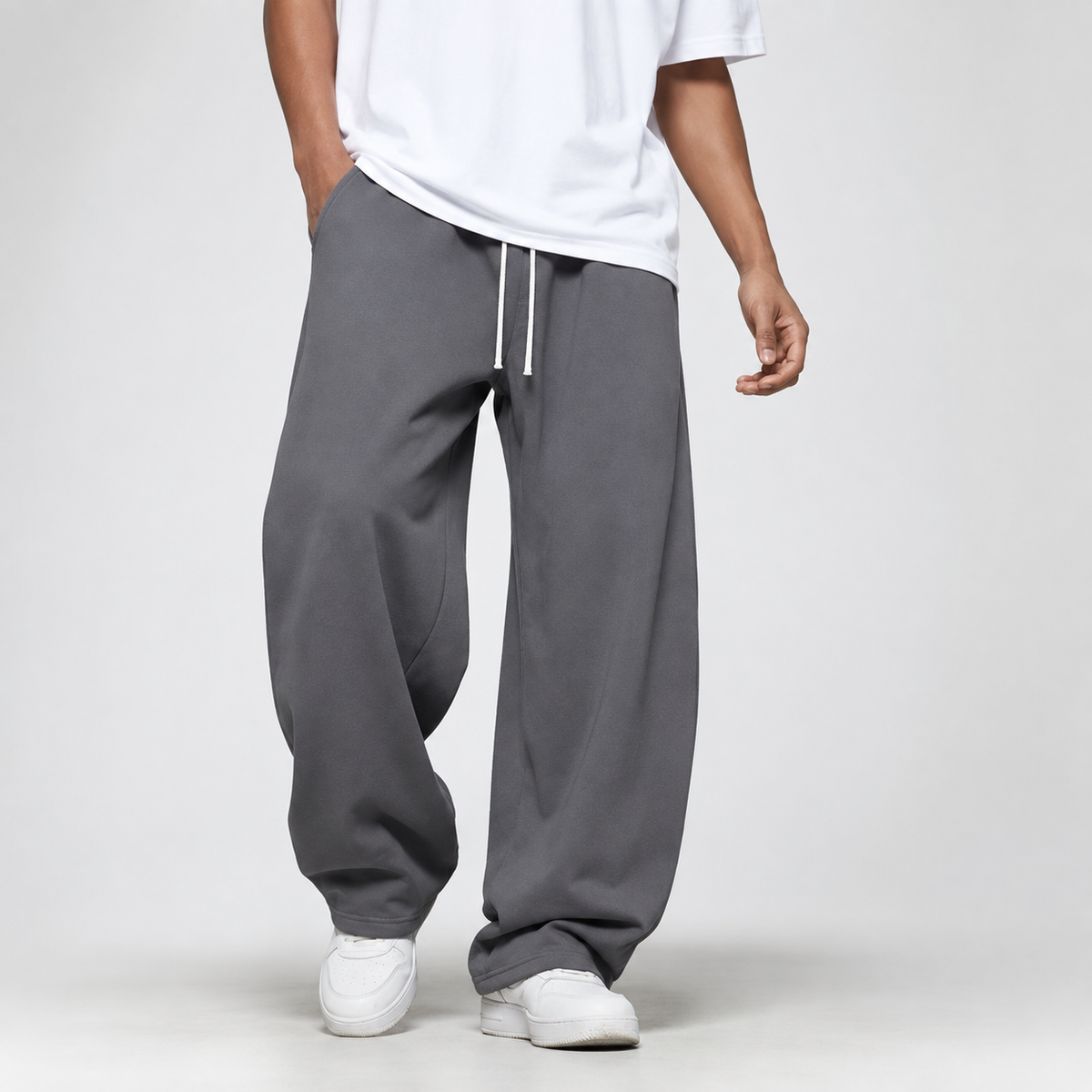 Losvallende en lange joggingbroek