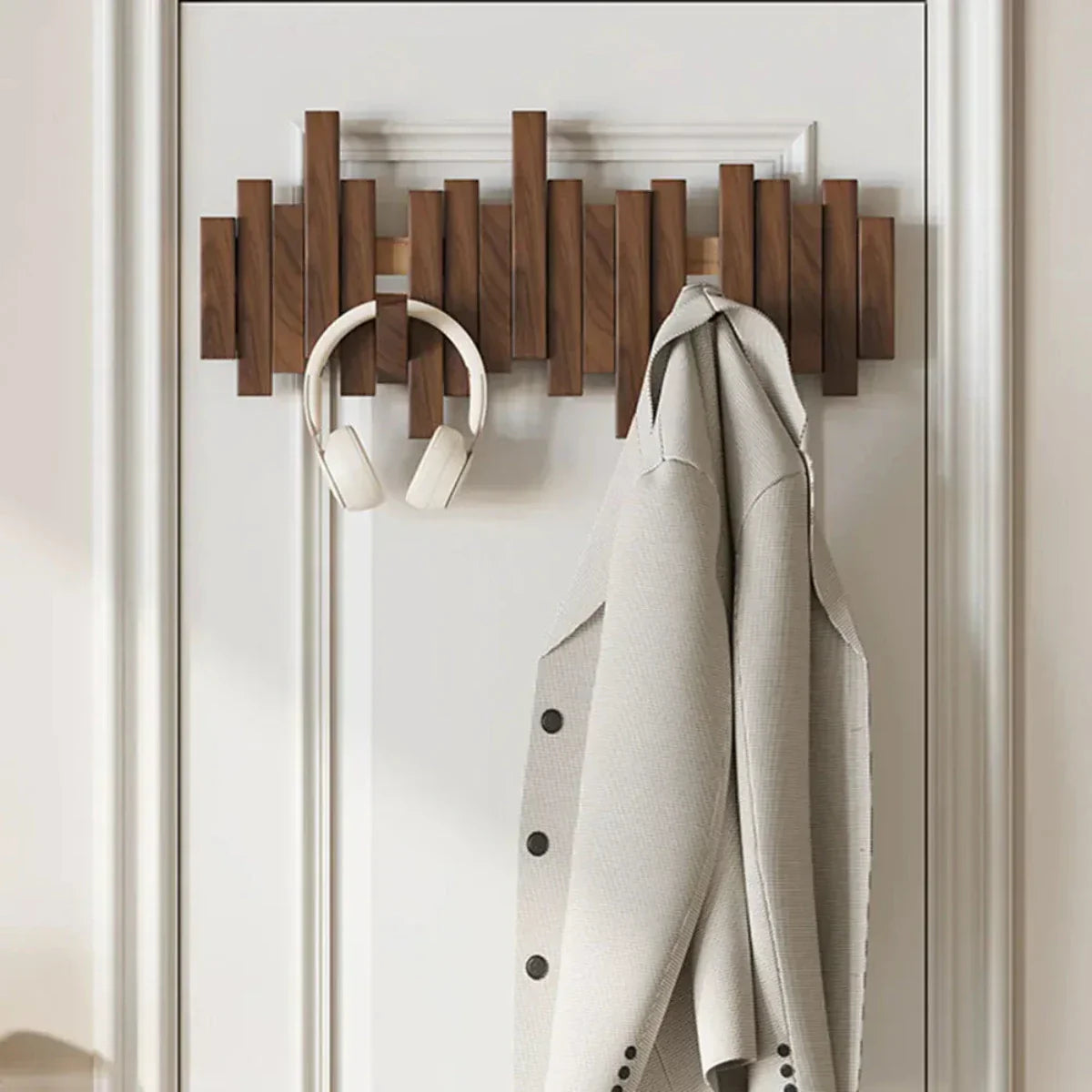 Moderne Piano-Stijl Kapstok Gemaakt van Walnoot en Beukenhout