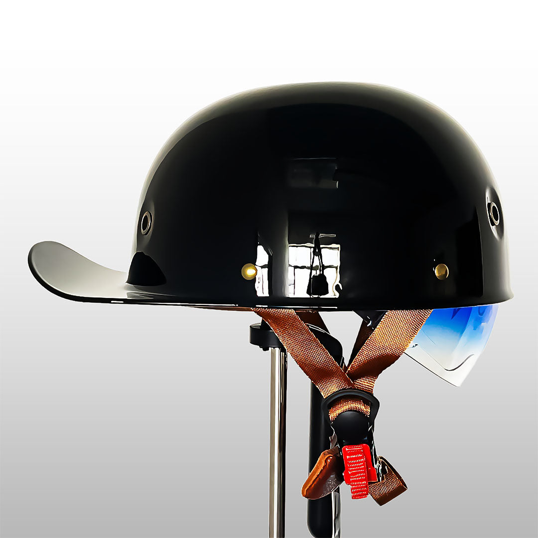 Motorhelm in honkbalpetstijl