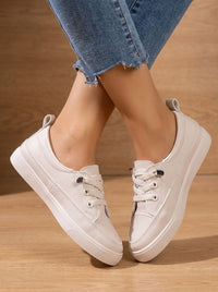 Orthopedische dempende lage vetersneakers voor dames