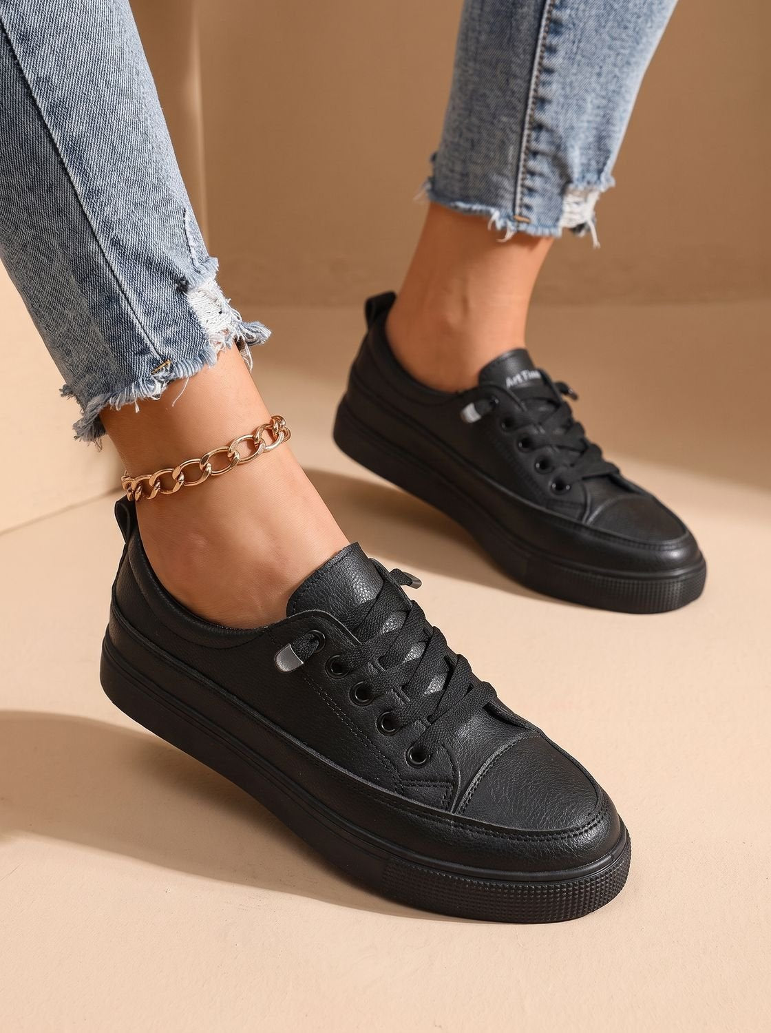 Orthopedische dempende lage vetersneakers voor dames