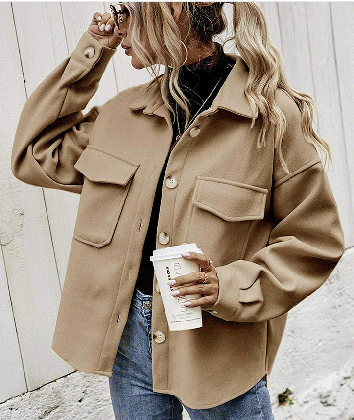 Oversized damesjas van wolmix met knoopsluiting en borstzakken met klep – stijlvolle winterjas