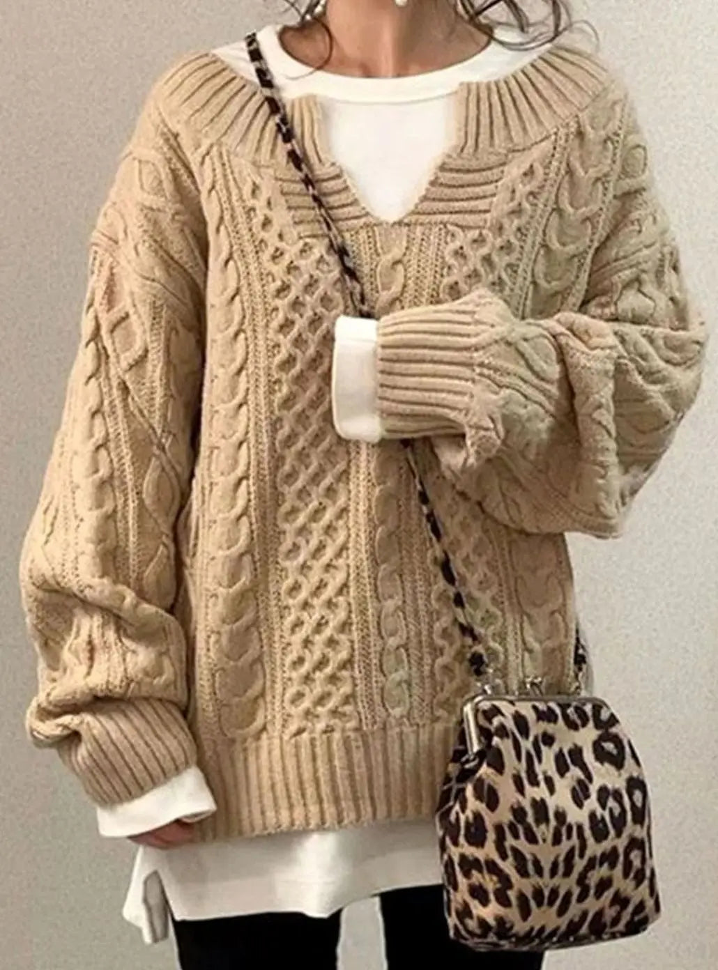 Oversized kabeltrui met V-hals en laagjeslook voor dames