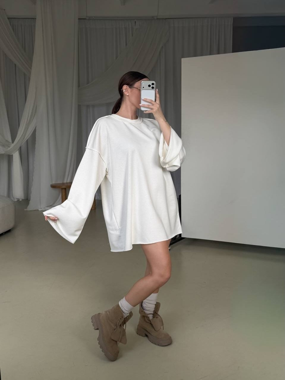 Oversized trui-jurk voor dames met brede trompetmouwen