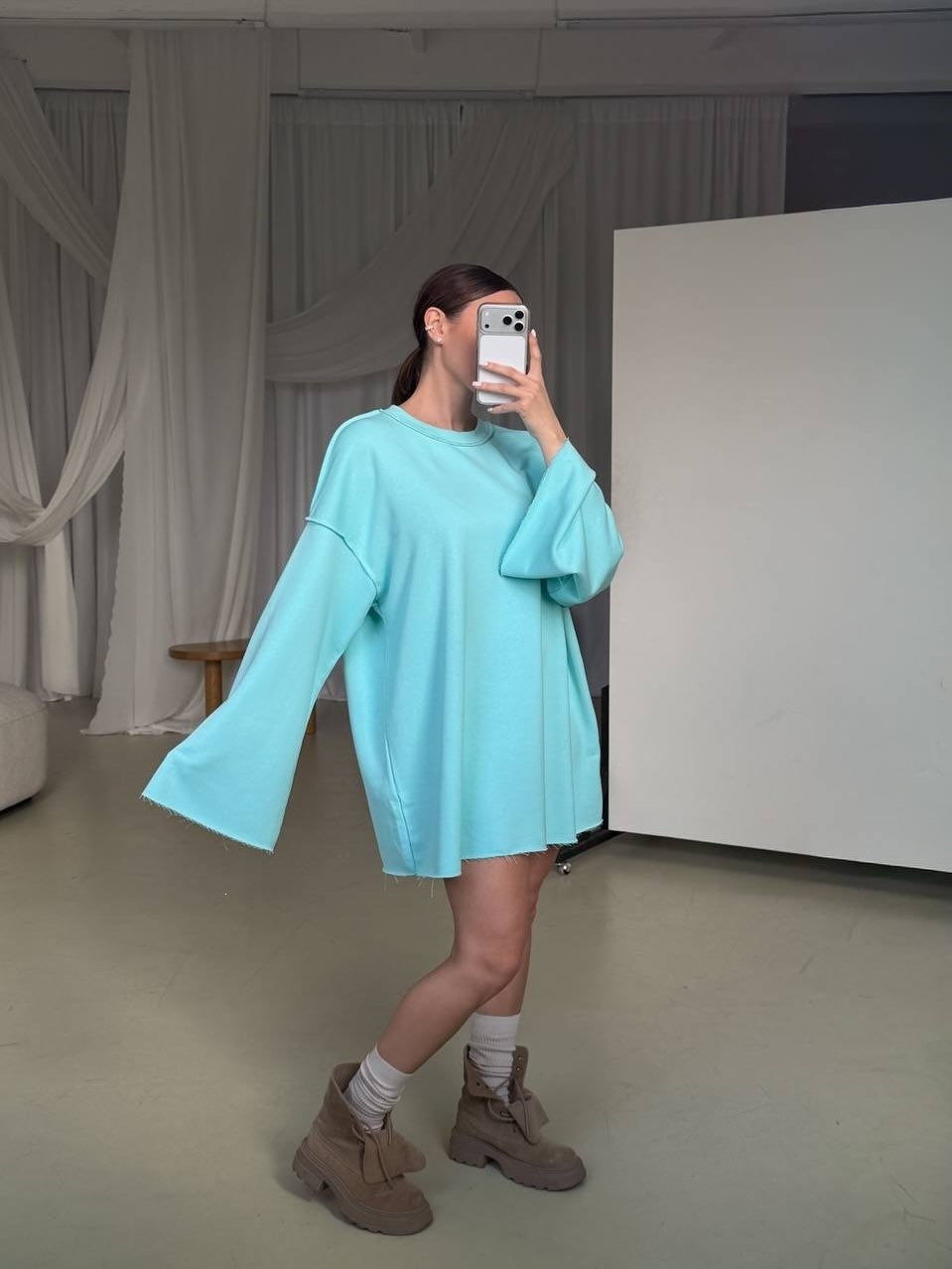 Oversized trui-jurk voor dames met brede trompetmouwen