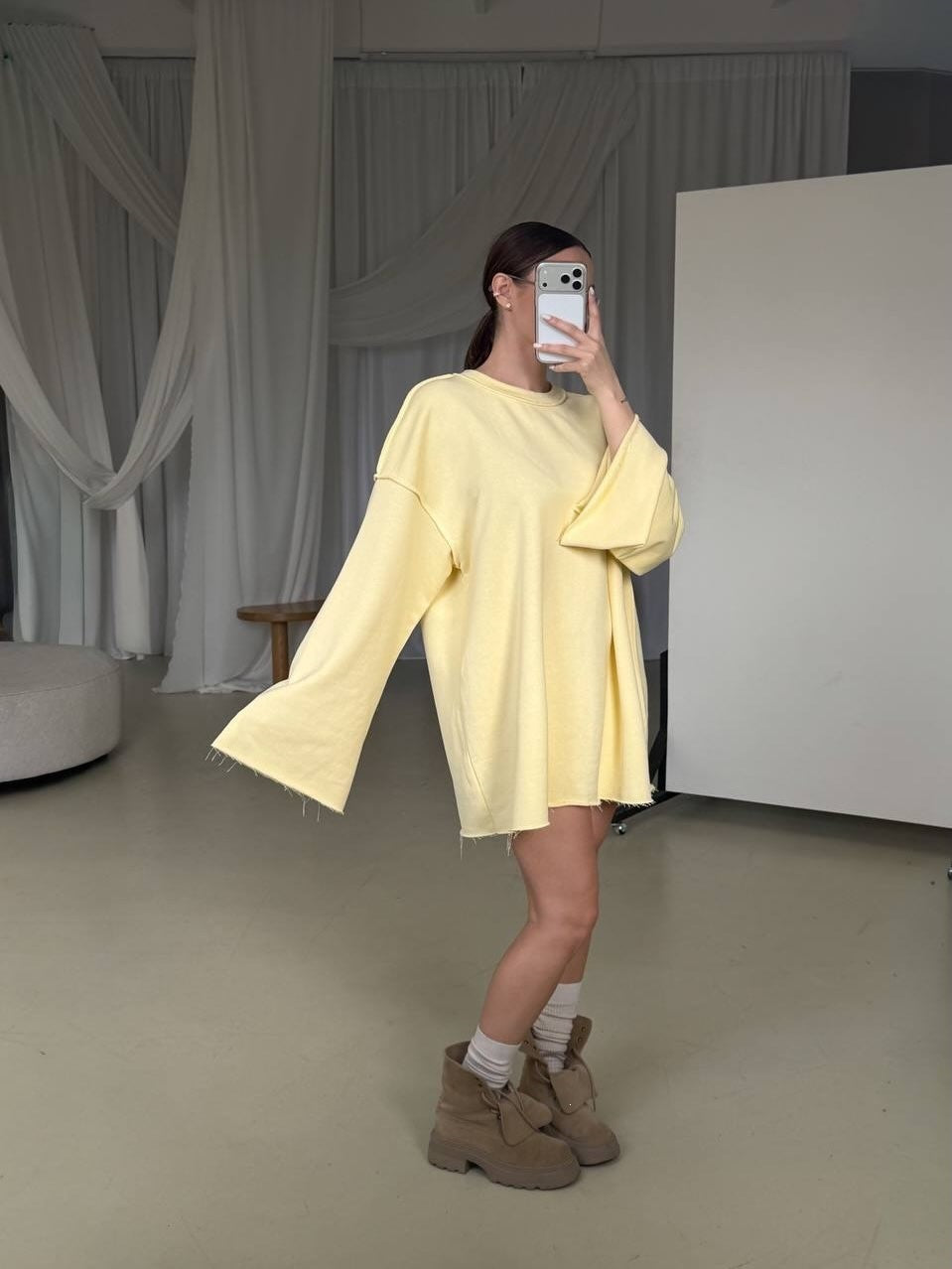 Oversized trui-jurk voor dames met brede trompetmouwen