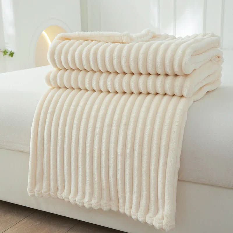 STRIPEWARM – Brede Flanellen Fleece Deken met Streep Patroon