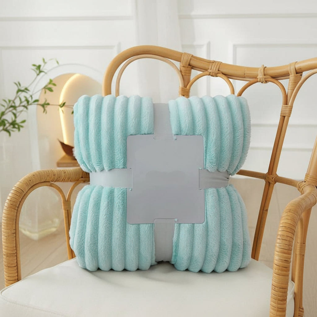STRIPEWARM – Brede Flanellen Fleece Deken met Streep Patroon