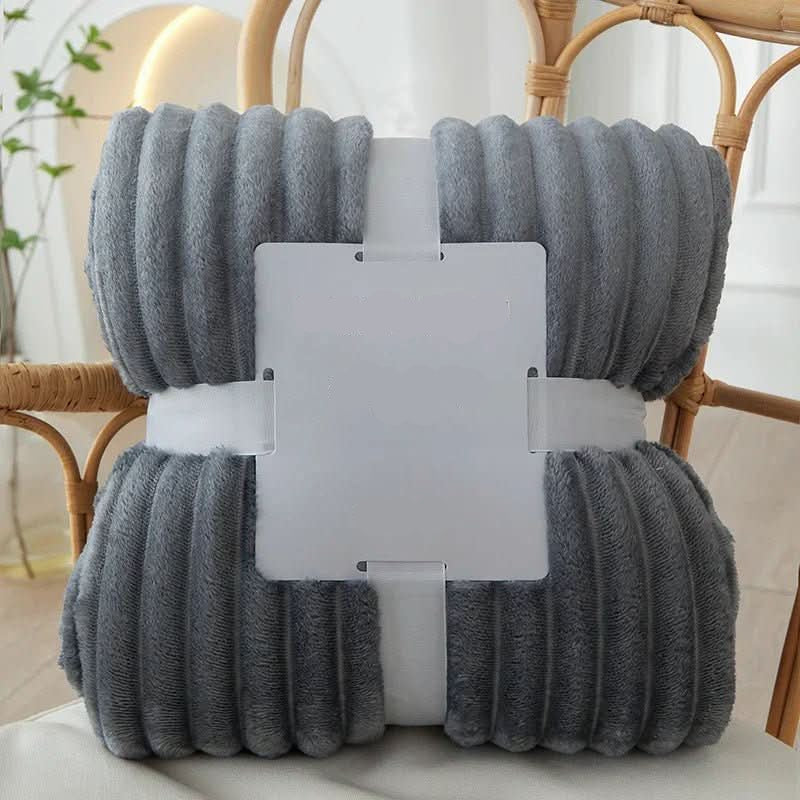 STRIPEWARM – Brede Flanellen Fleece Deken met Streep Patroon