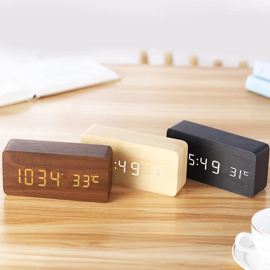 TIMBERGLOW LED Alarmklok – Digitaal & Stijlvol in Natuurlijk Houten Ontwerp