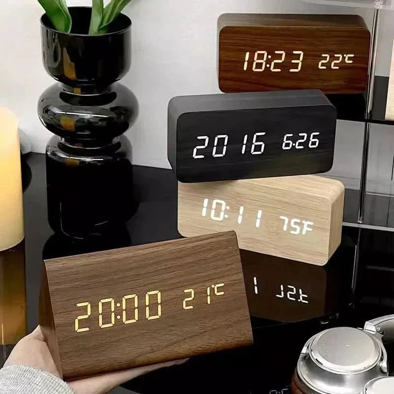 TIMBERGLOW LED Alarmklok – Digitaal & Stijlvol in Natuurlijk Houten Ontwerp