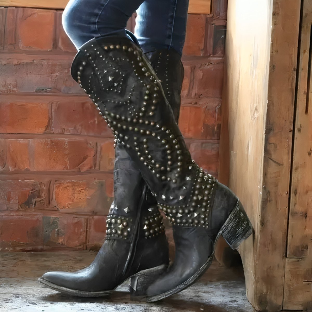 Western kniehoge laarzen voor dames met studs, blokhak en spitse neus